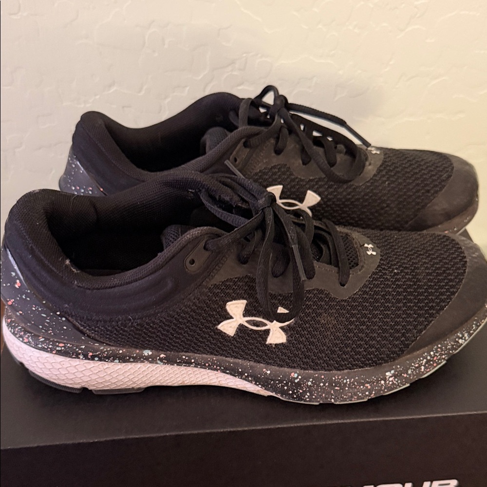 Under Armour Black Mesh Running Shoes with White Logo and Speckled Midsole